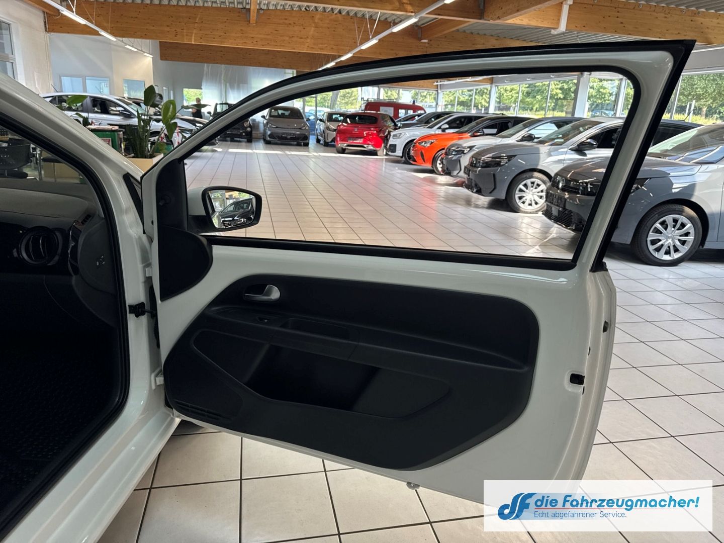 Fahrzeugabbildung Volkswagen up! move BMT Klima teilb.Rücksb AUX MP3 CD eFH T