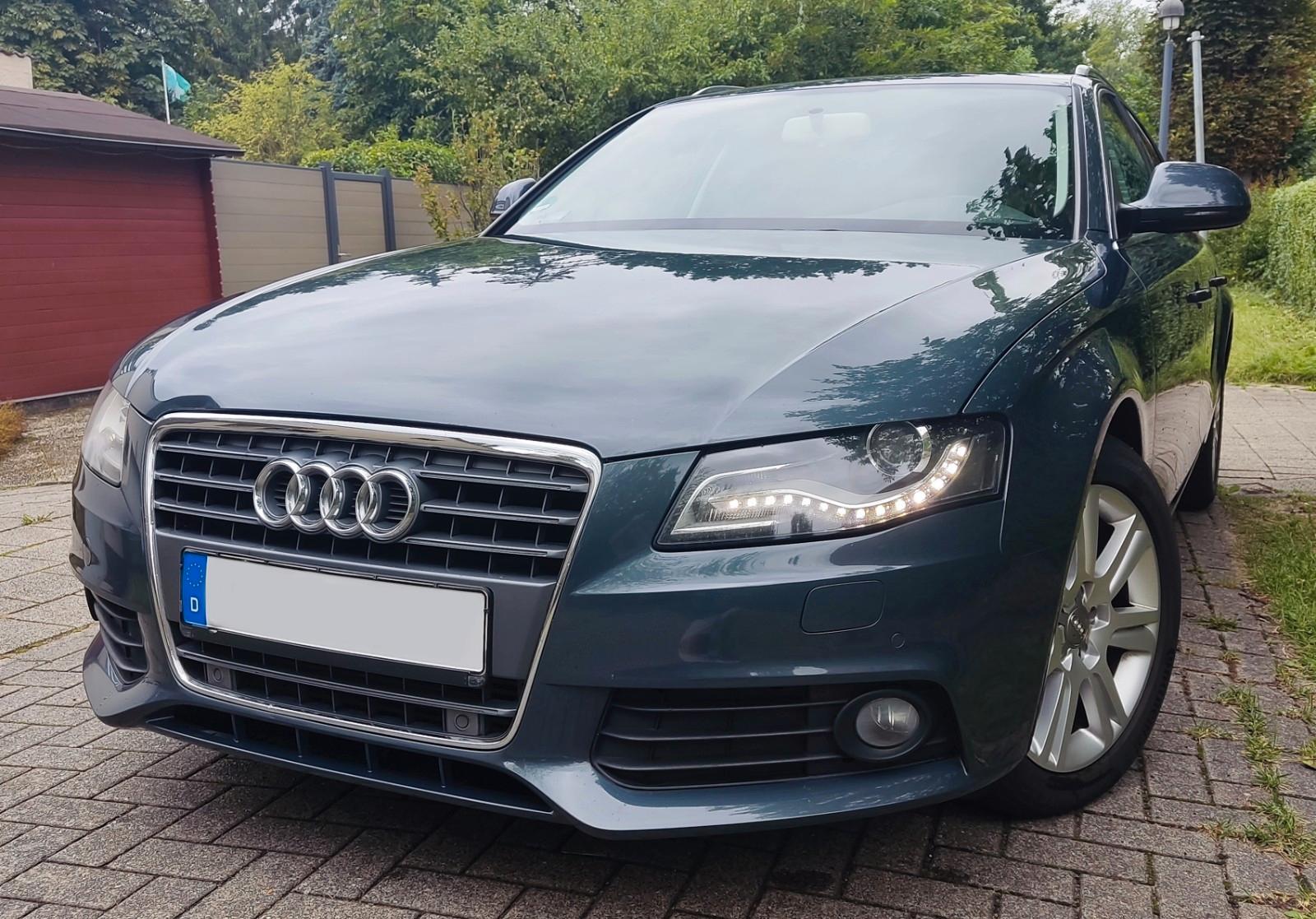 Audi A4 2009 — rear view
