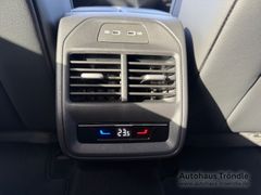 VW Passat Business 2.0 l TDI DSG Bluetooth Navi LED
