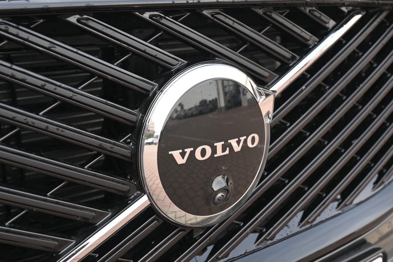 Fahrzeugabbildung Volvo XC60 T8 Plug-in AWD Ultra Dark*LUFT*360°*ACC