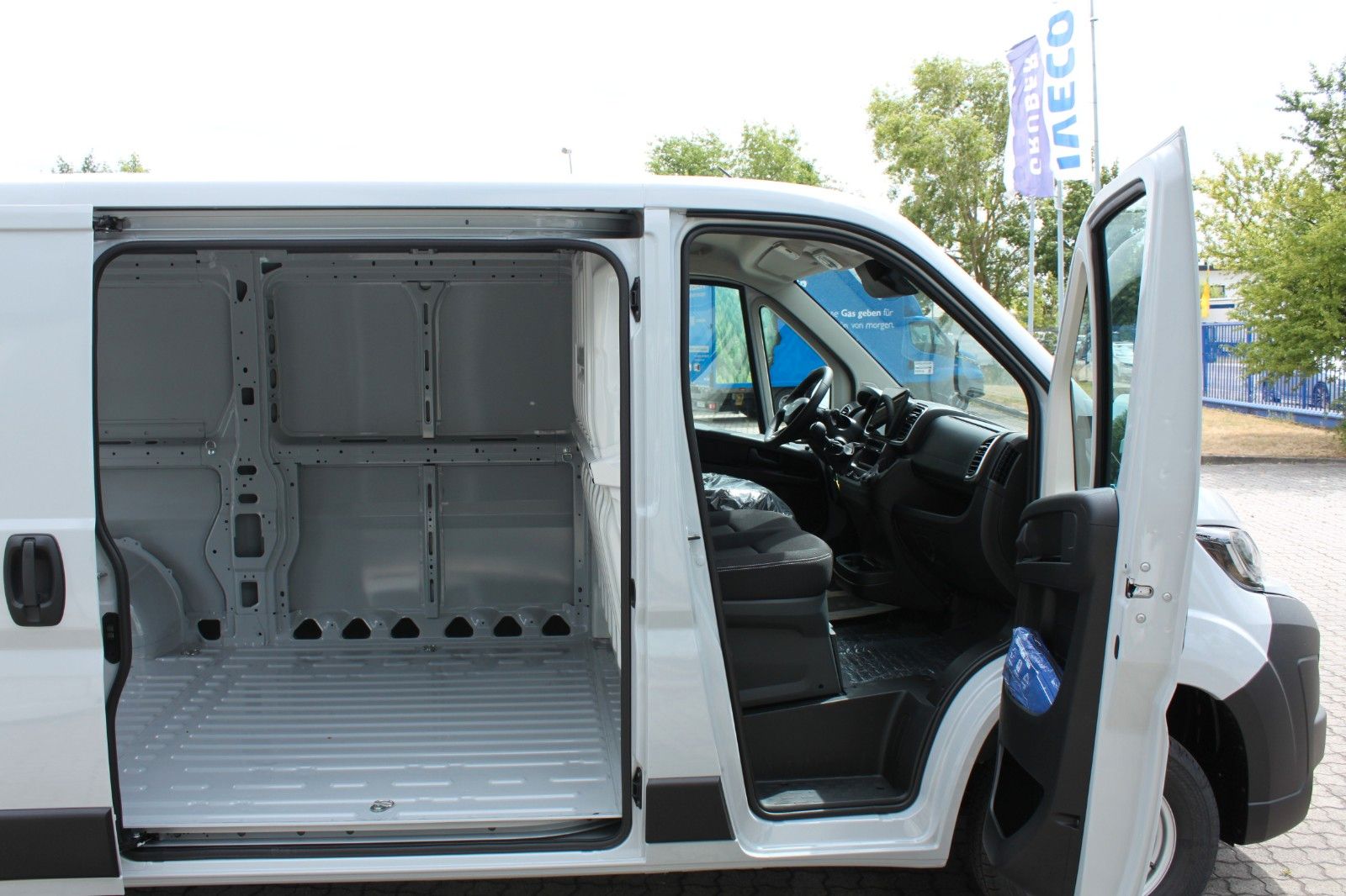 Fahrzeugabbildung Fiat Ducato H1 L2 33 L2H1 120 Multijet Flach