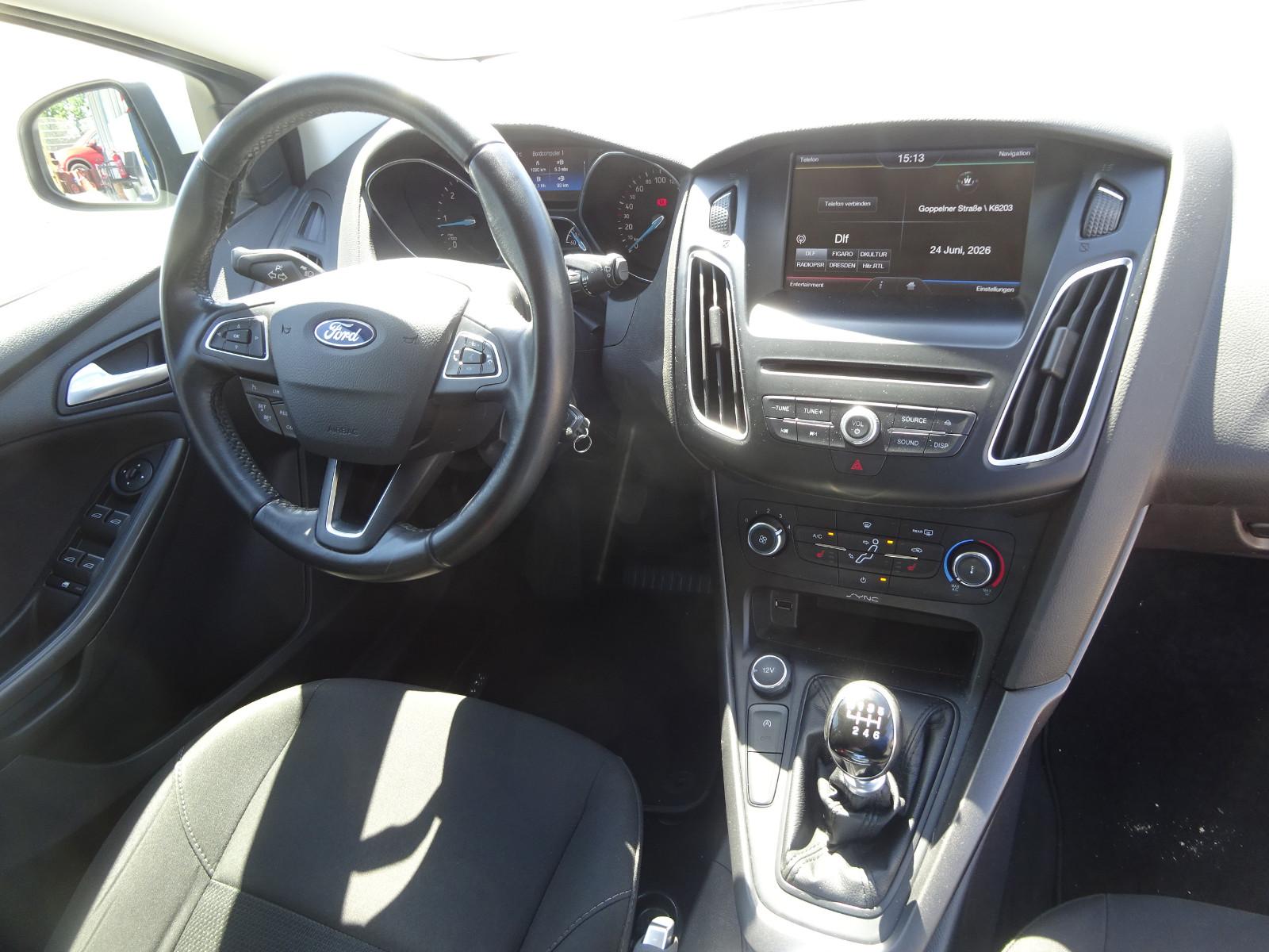 Ford Focus 2015 — photo 12