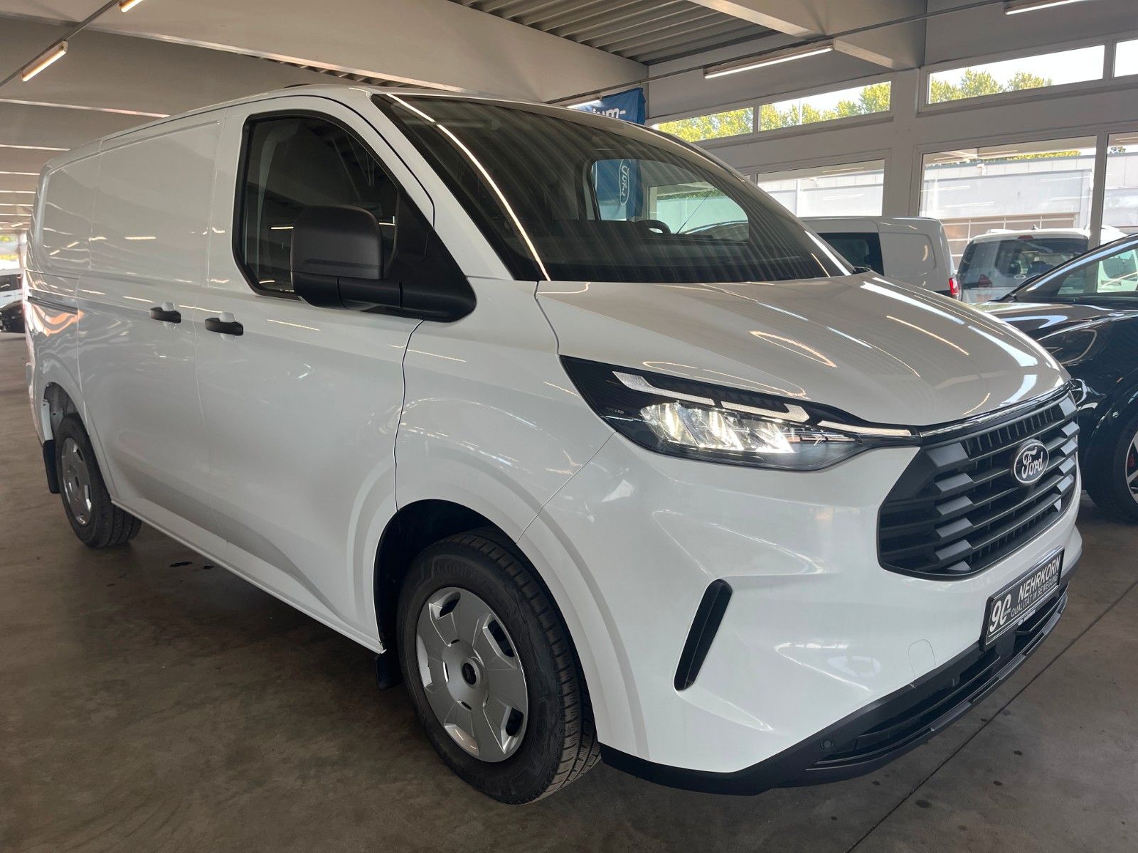 Fahrzeugabbildung Ford Transit Custom L1 TREND LED NAVI CAM ACC SHZ uvm