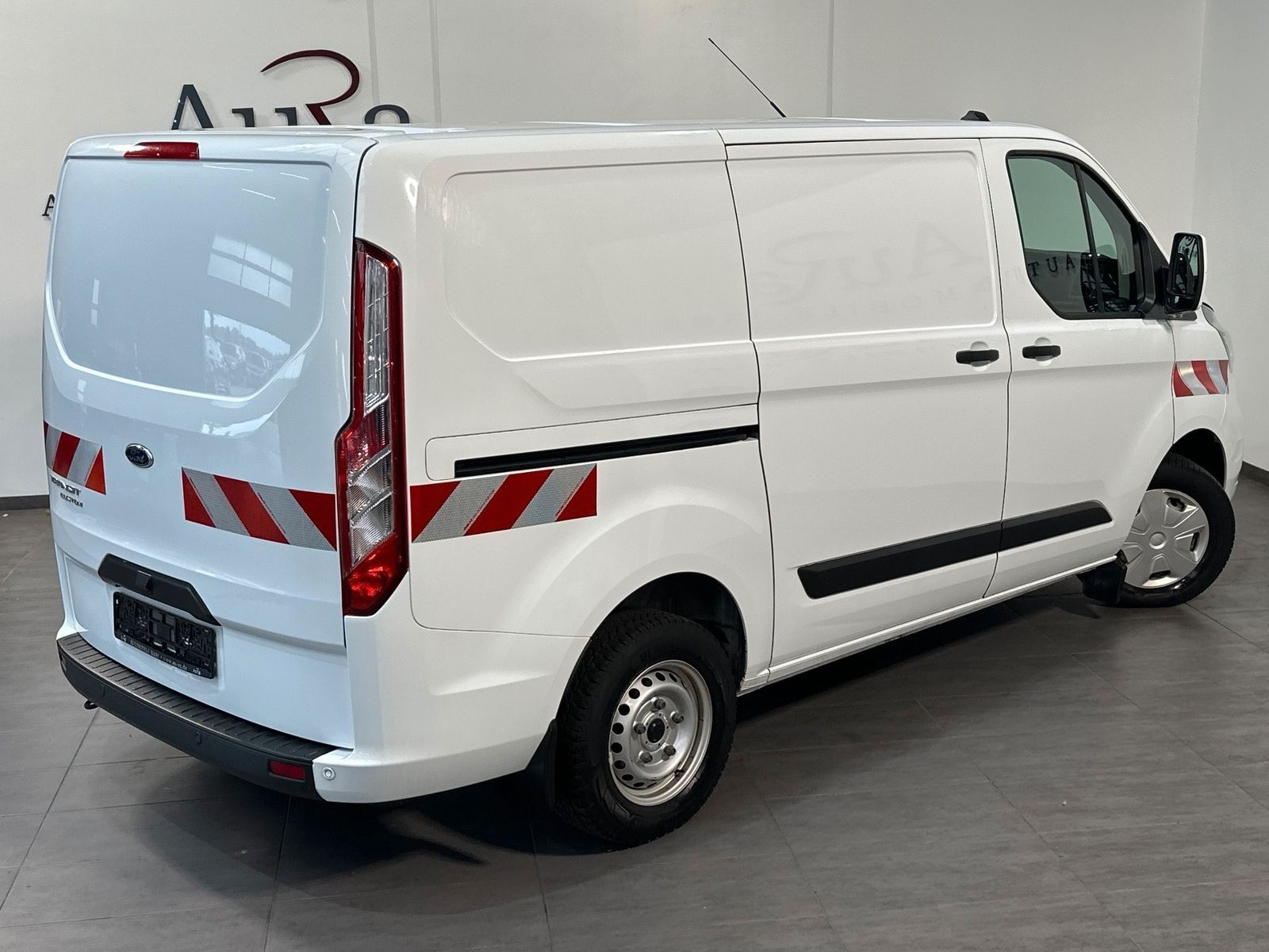 Fahrzeugabbildung Ford Transit Custom 280 L1H1 SORTIMO+NAV+KAMERA+PDC