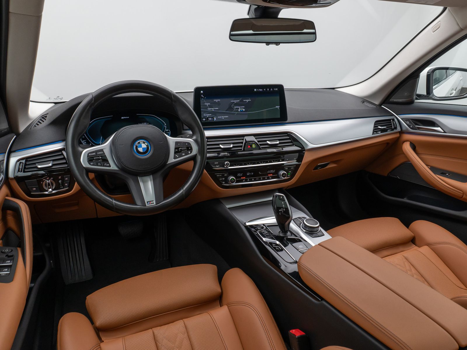 Fahrzeugabbildung BMW 520e Glasdach Kamera DAB H/K DispKey Sport Alarm