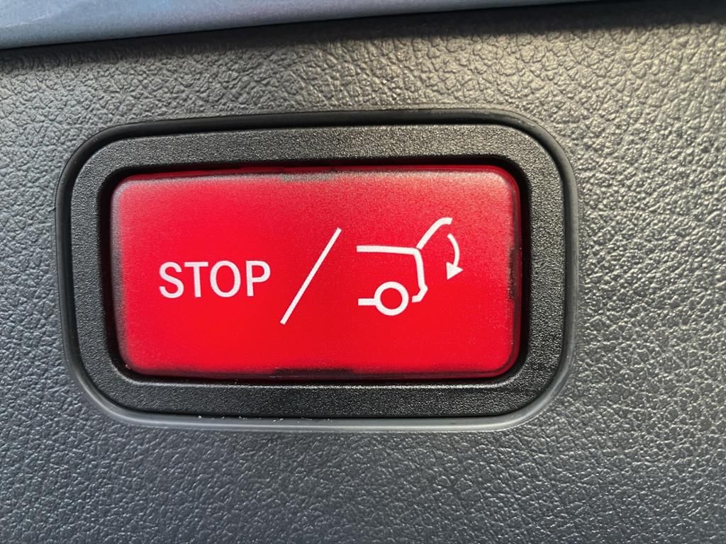 Fahrzeugabbildung Mercedes-Benz C 220 d T AMG*NIGHT*AHK*DISTR*TOTW*KAM*NAVI*LED