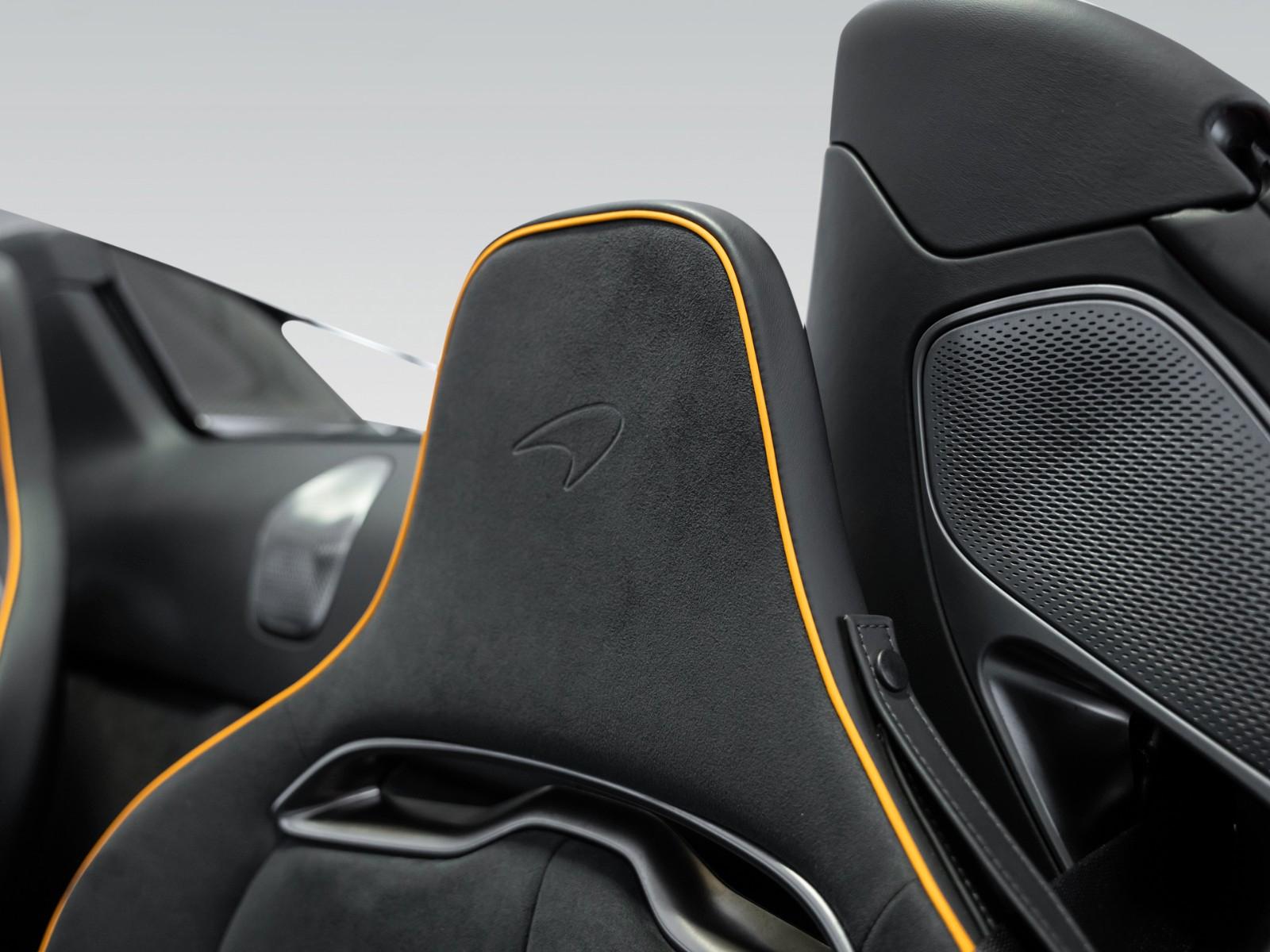 McLaren Artura Spider | Electrochromic Roof | B&W Audio