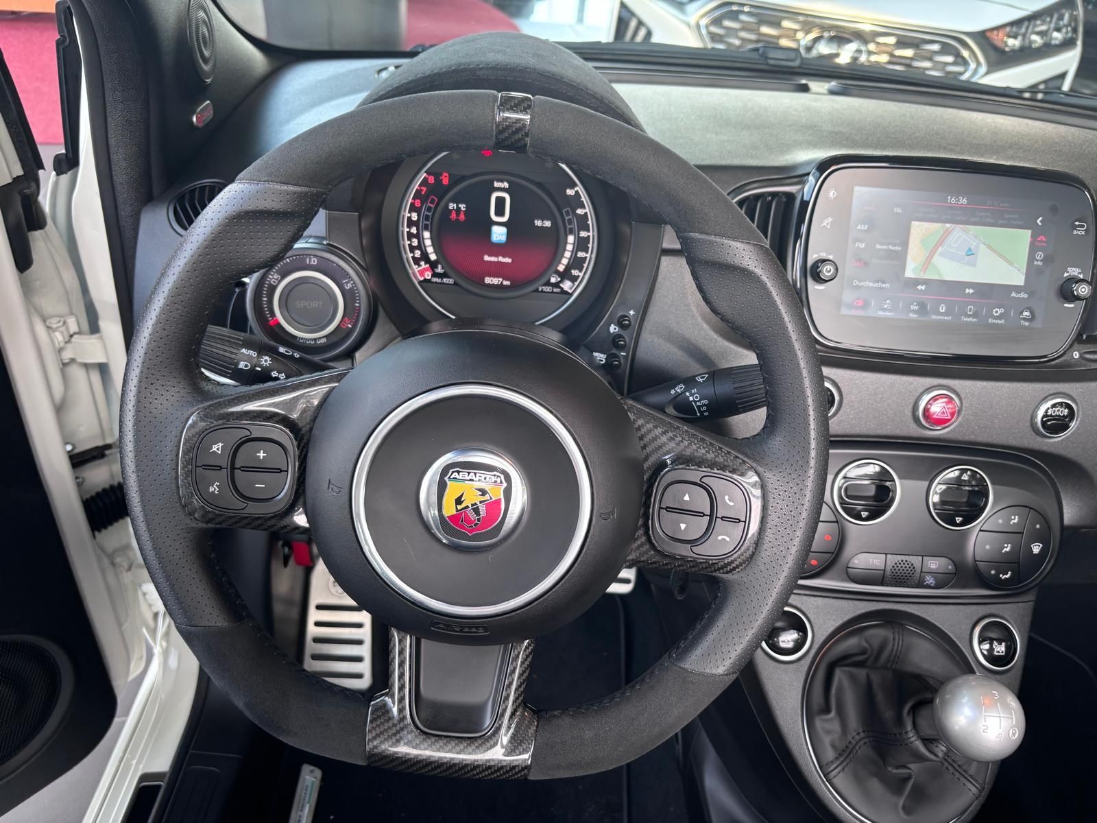 Fahrzeugabbildung Abarth 695C BEATS NAVI ALU