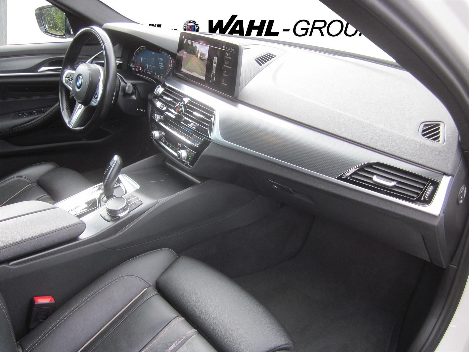 BMW 530i xDrive TOURING M SPORT HUD STANDHZG PANO  A