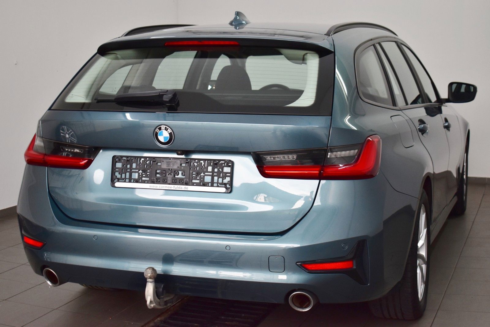 Fahrzeugabbildung BMW 330iA Touring T.Leder,Navi,LED,SH,AHK,Live Cock+