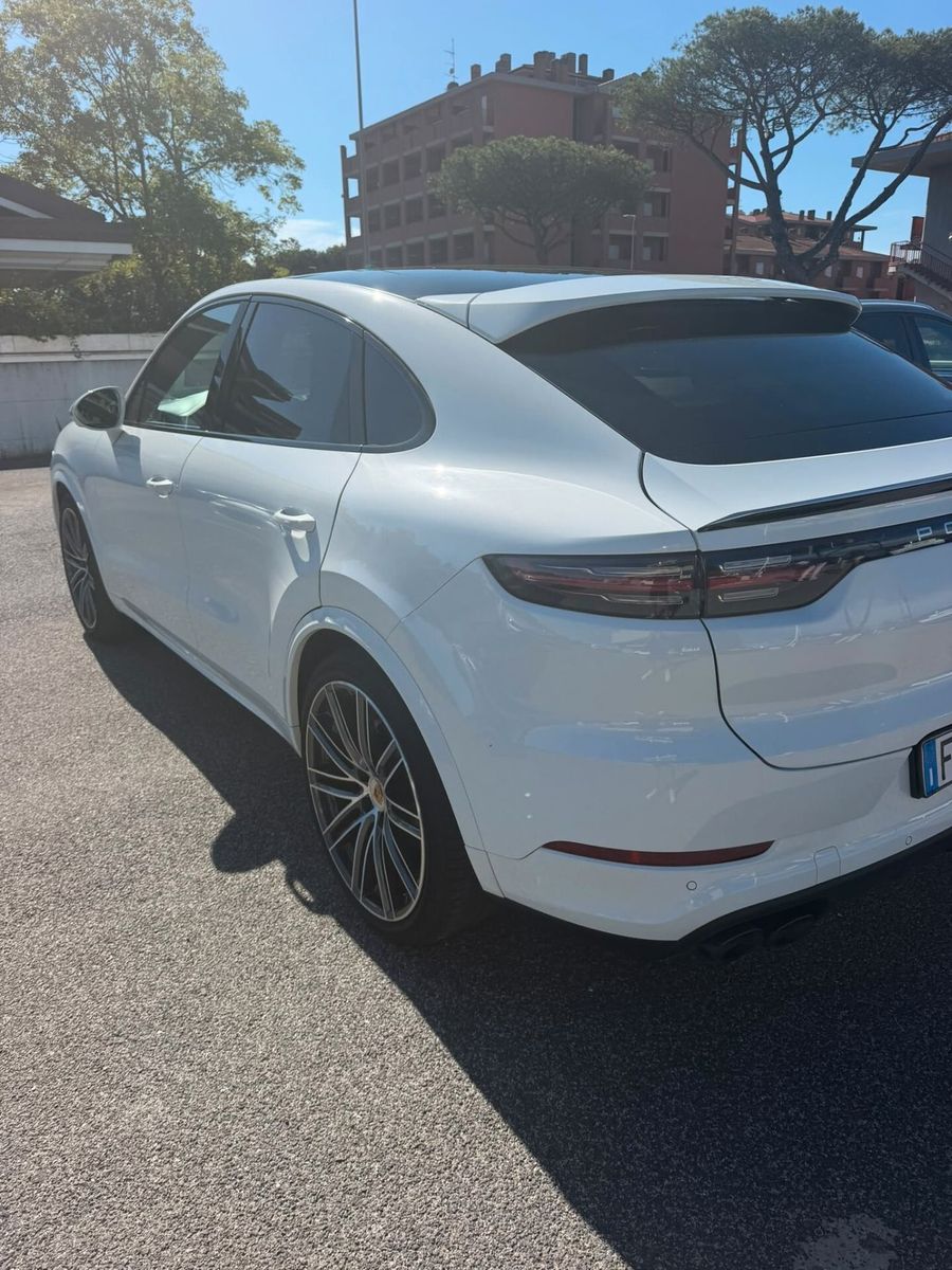 Porsche Cayenne Coupé 4.0 V8 Turbo NESSUN VINCOL imagem 2