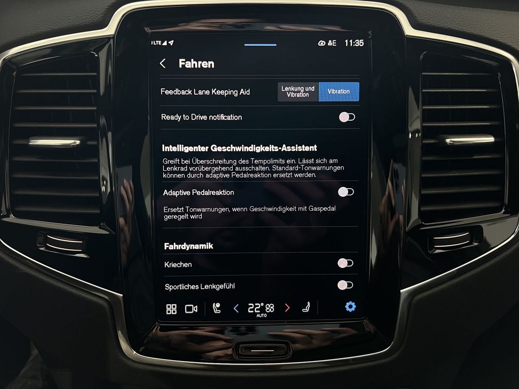 Volvo XC90 T8 Ultimate Dark Recharge AWD UPE101K B&W