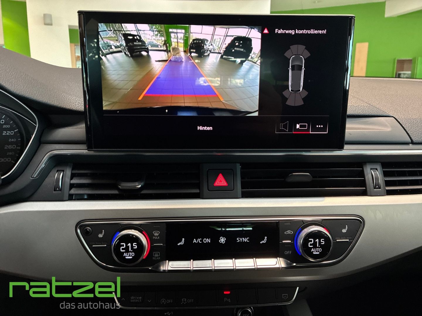 Fahrzeugabbildung Audi A4 Avant 40 2.0 TDI quattro advanced AHK+Navi Me