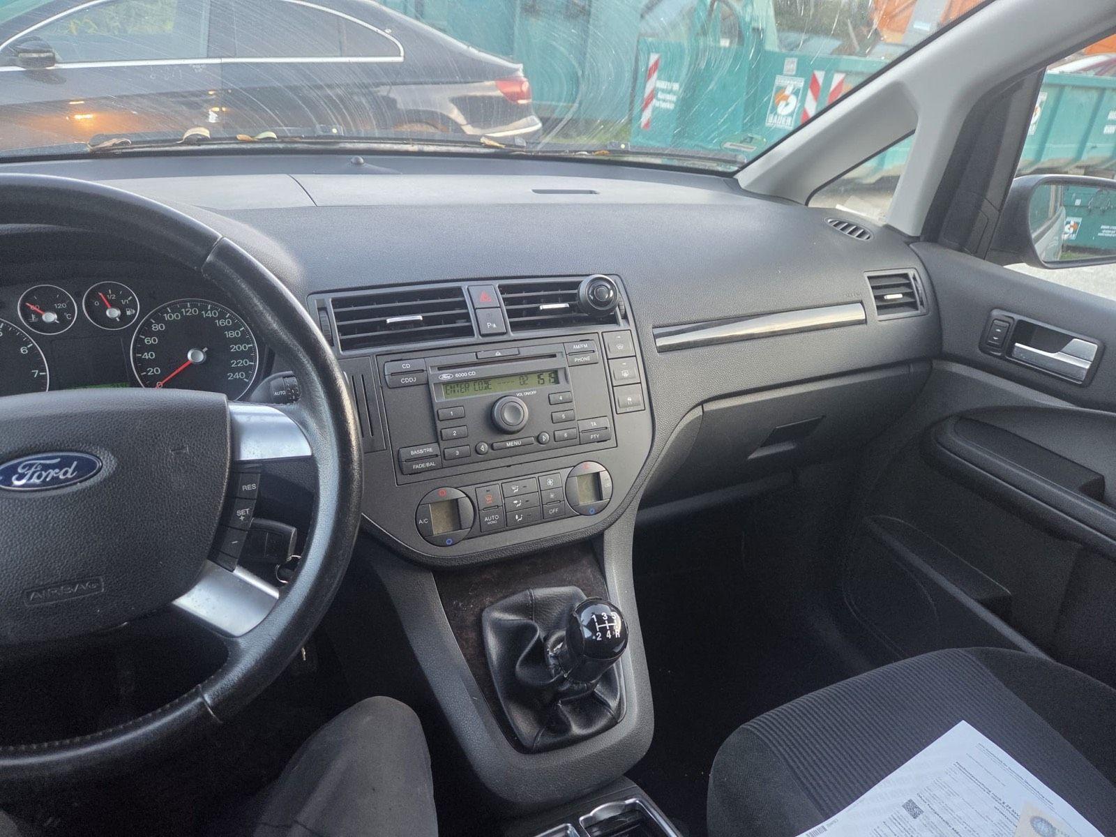 Ford Focus 2004 — photo 8