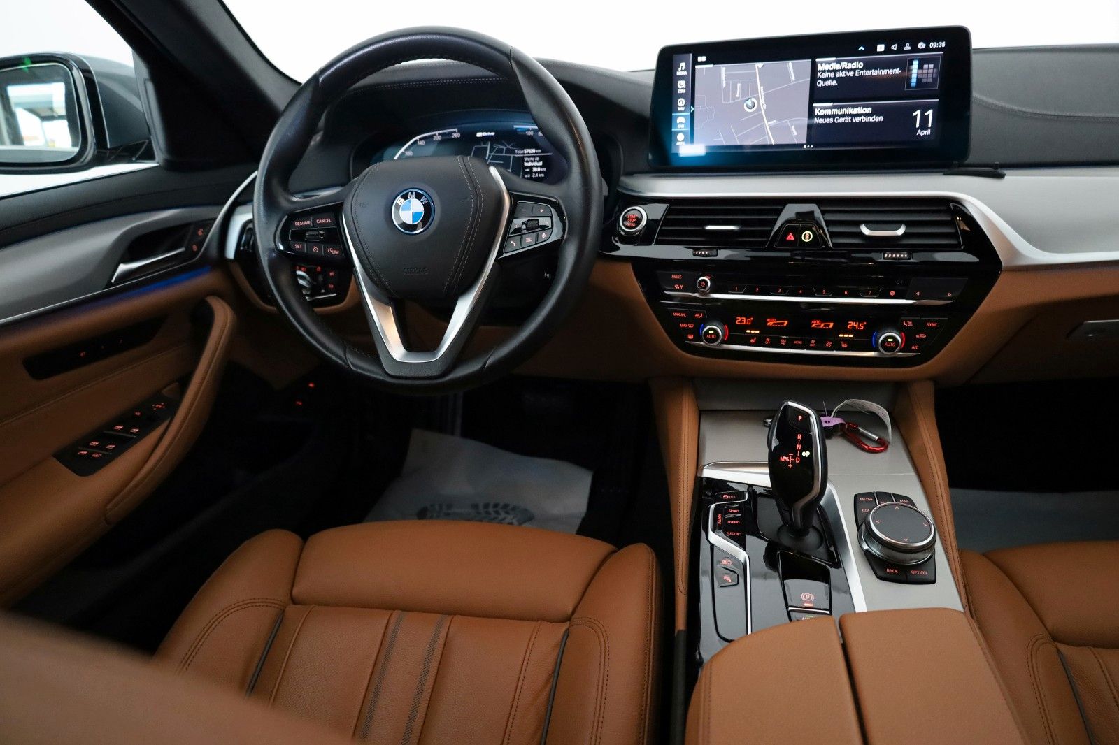 Fahrzeugabbildung BMW 530 e Luxury Line Lim.,Leder,Kamera,HUD,Panorama