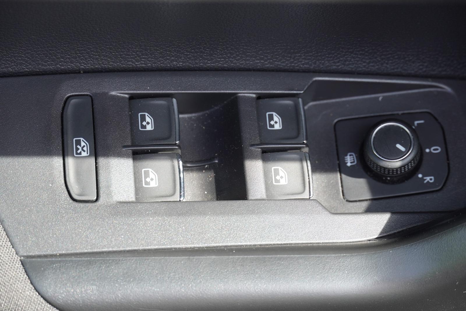 Volkswagen Polo 1.0 TSI Highline R-Line ACC Navi PDC DAB, миниатюра 28
