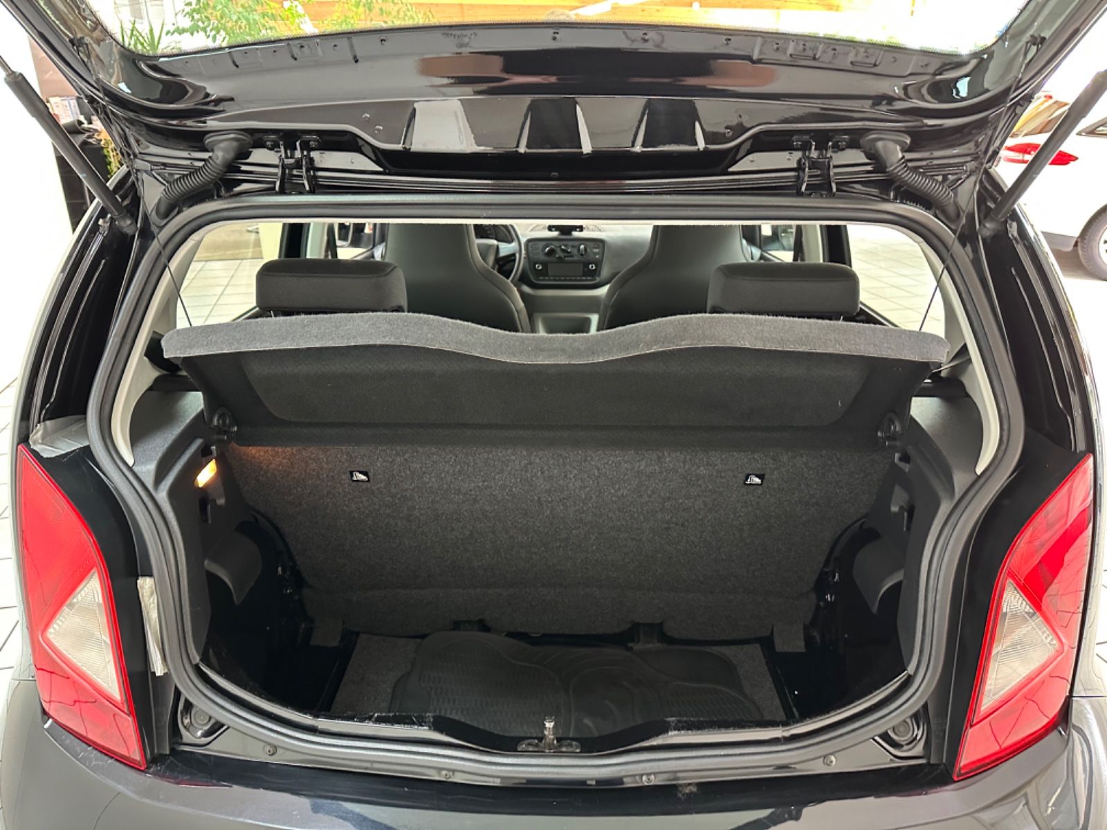 Fahrzeugabbildung SEAT Mii Style*Klima*Radio*el.Fenster*Sitzheizung*