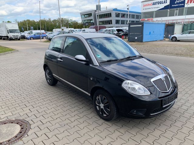 Lancia Ypsilon 1.2 8V Oro Klima Servo NEU TÜV
