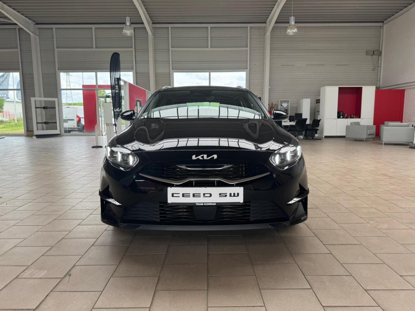 Kia Ceed_sw Sportswagon Spirit 1.5T 140 DCT7 SPI STD