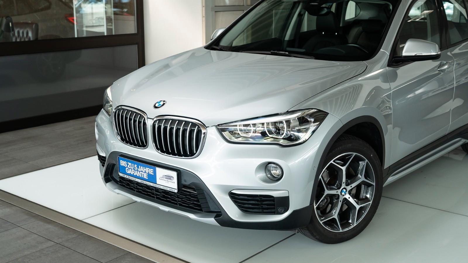 BMW X1 xDrive 20i xLine PanoDach PrkA Teilleder uvm.