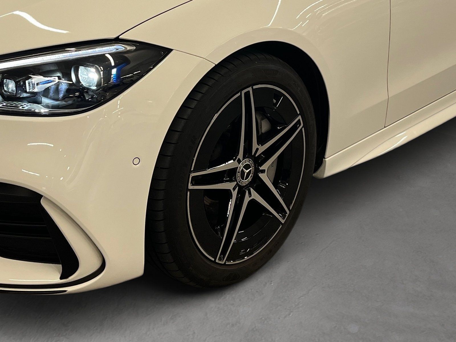 Fahrzeugabbildung Mercedes-Benz C 200 T AMG PLUs*Pano*HUD*AHK*Distro*Night*360°*