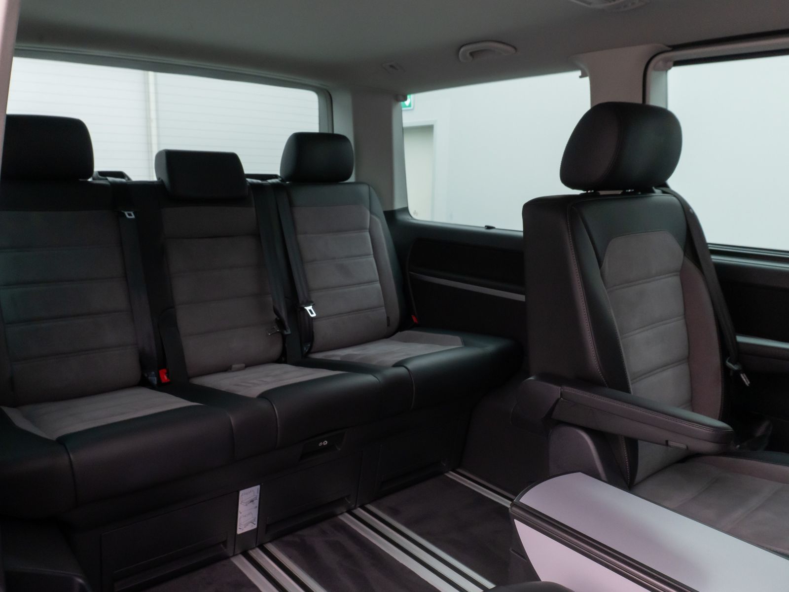 Fahrzeugabbildung Volkswagen T6 Multivan Kamera DAB Standheizung Navi Tempo