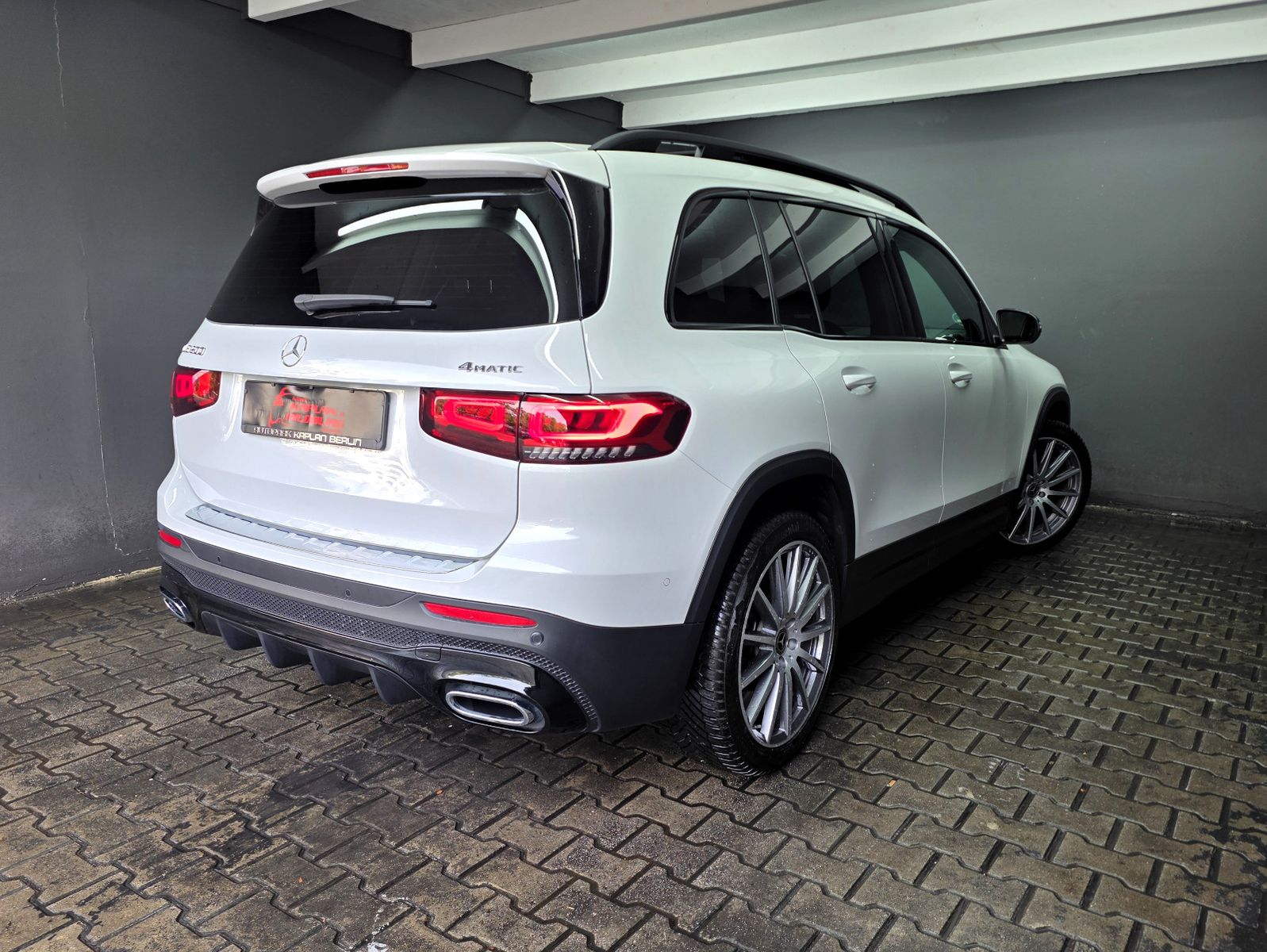 Mercedes-Benz GLB 200 4MATIC, AMG LINE, PANO, DISTRONIC, R-KAM foto 6