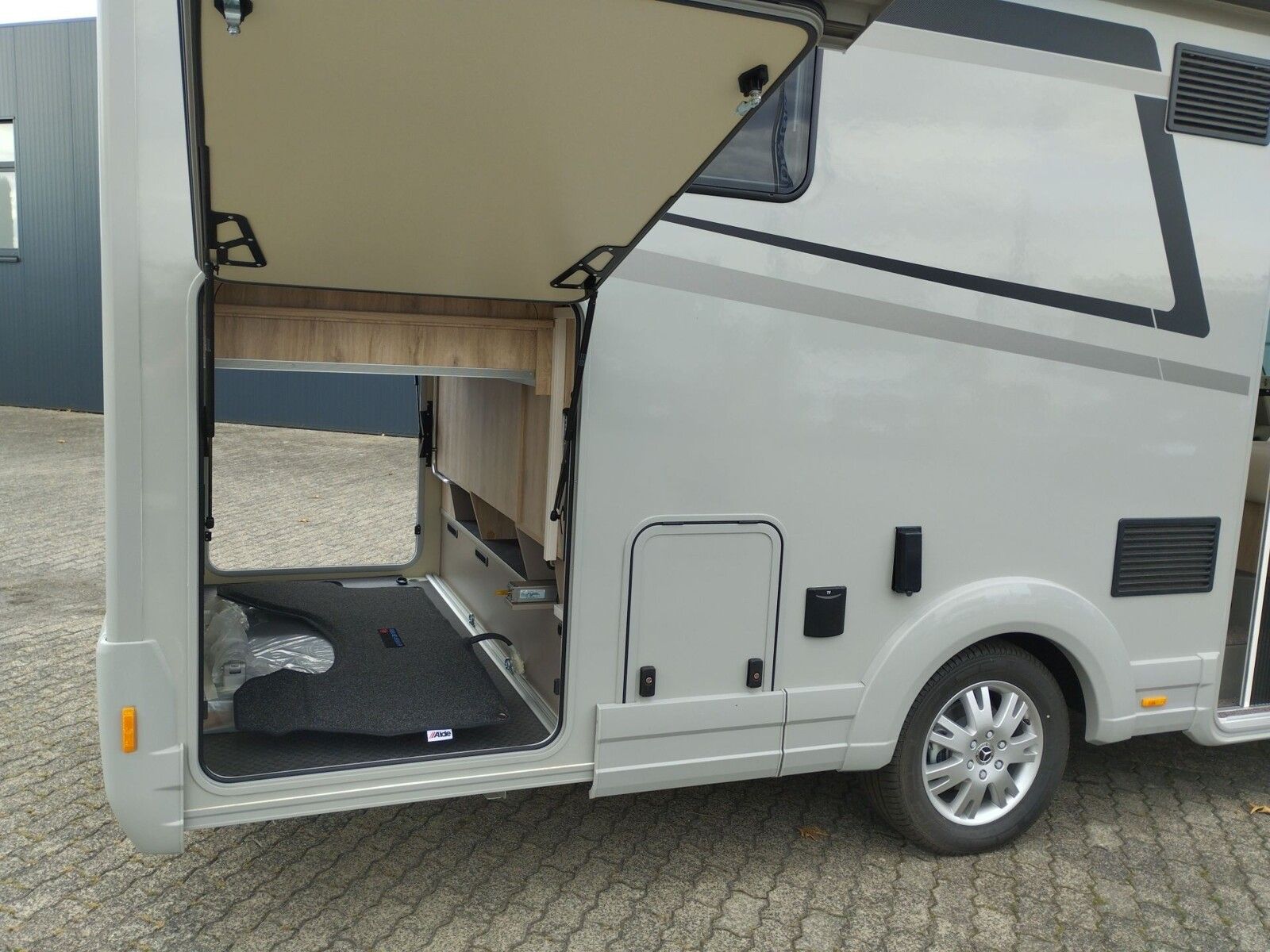 Fahrzeugabbildung Eura Mobil Integra Line GT IL 726 QF Mondial+, Mark.,170PS