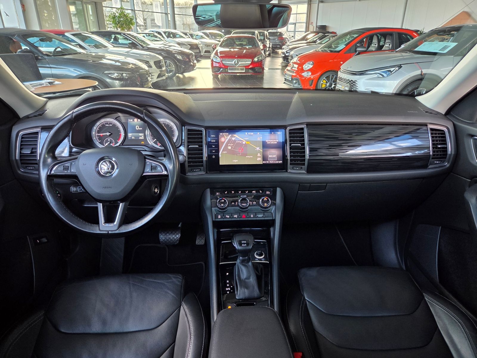 Fahrzeugabbildung SKODA Kodiaq Style 4x4 PANO MEMORY 360° STNDHZ