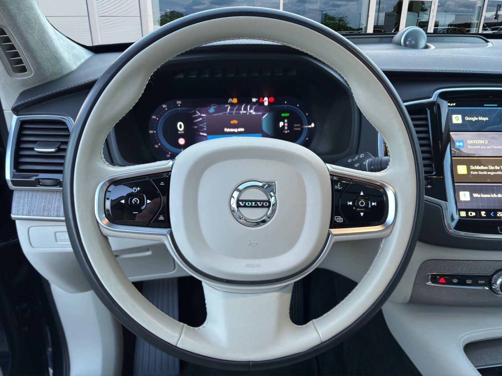 Fahrzeugabbildung Volvo XC 90 Ultimate Dark Recharge Plug-In Hybrid AWD