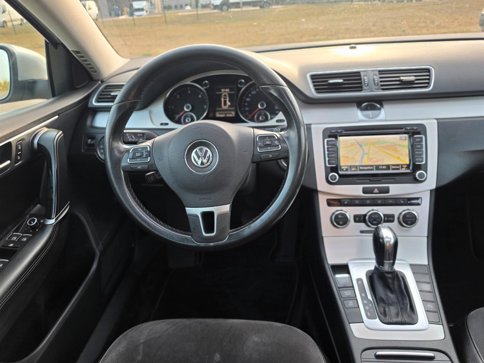 Volkswagen Passat 2012 — photo 14