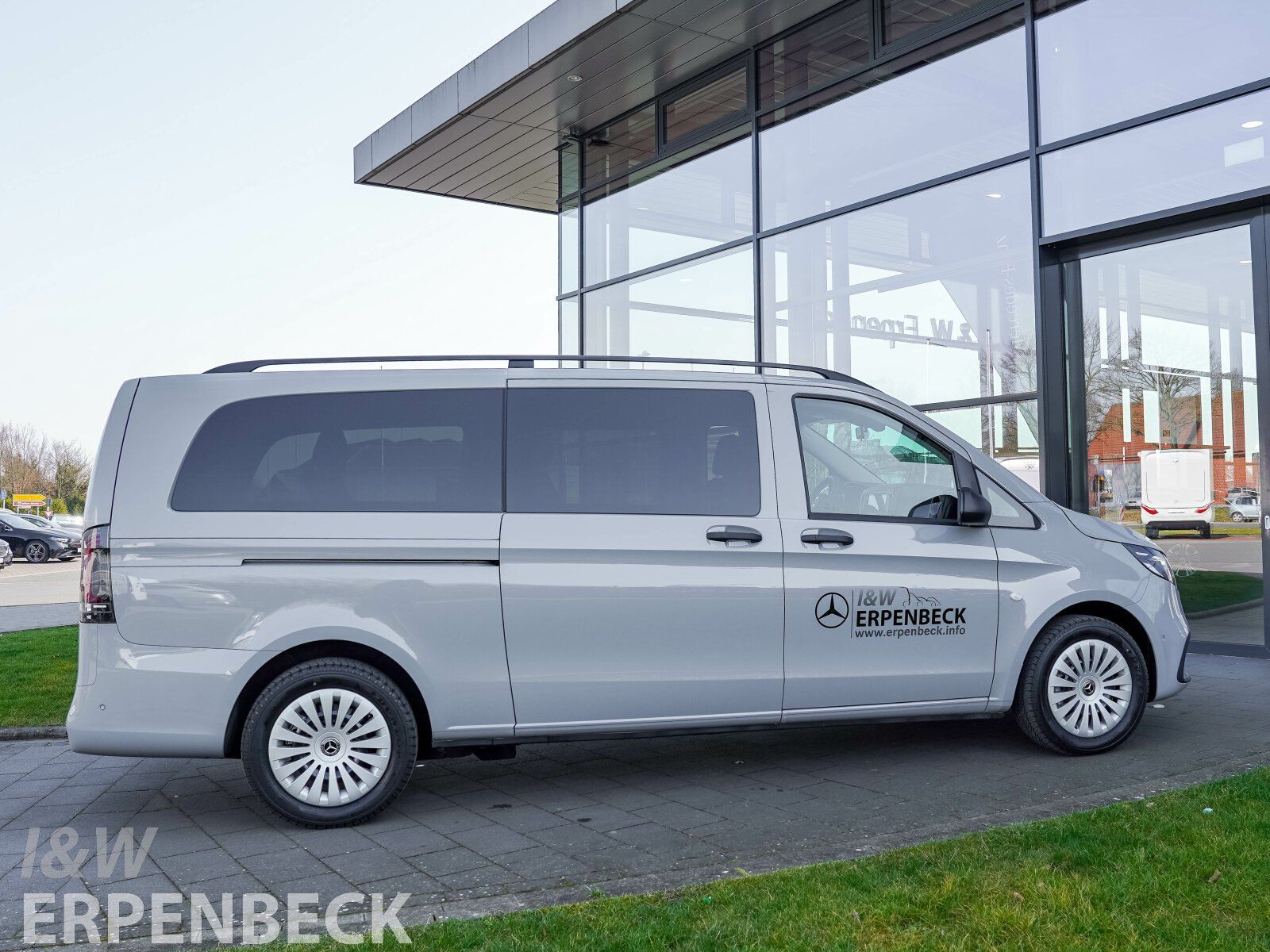 Fahrzeugabbildung Mercedes-Benz Vito Tourer 116 CDI Pro extralang AHK Tür links