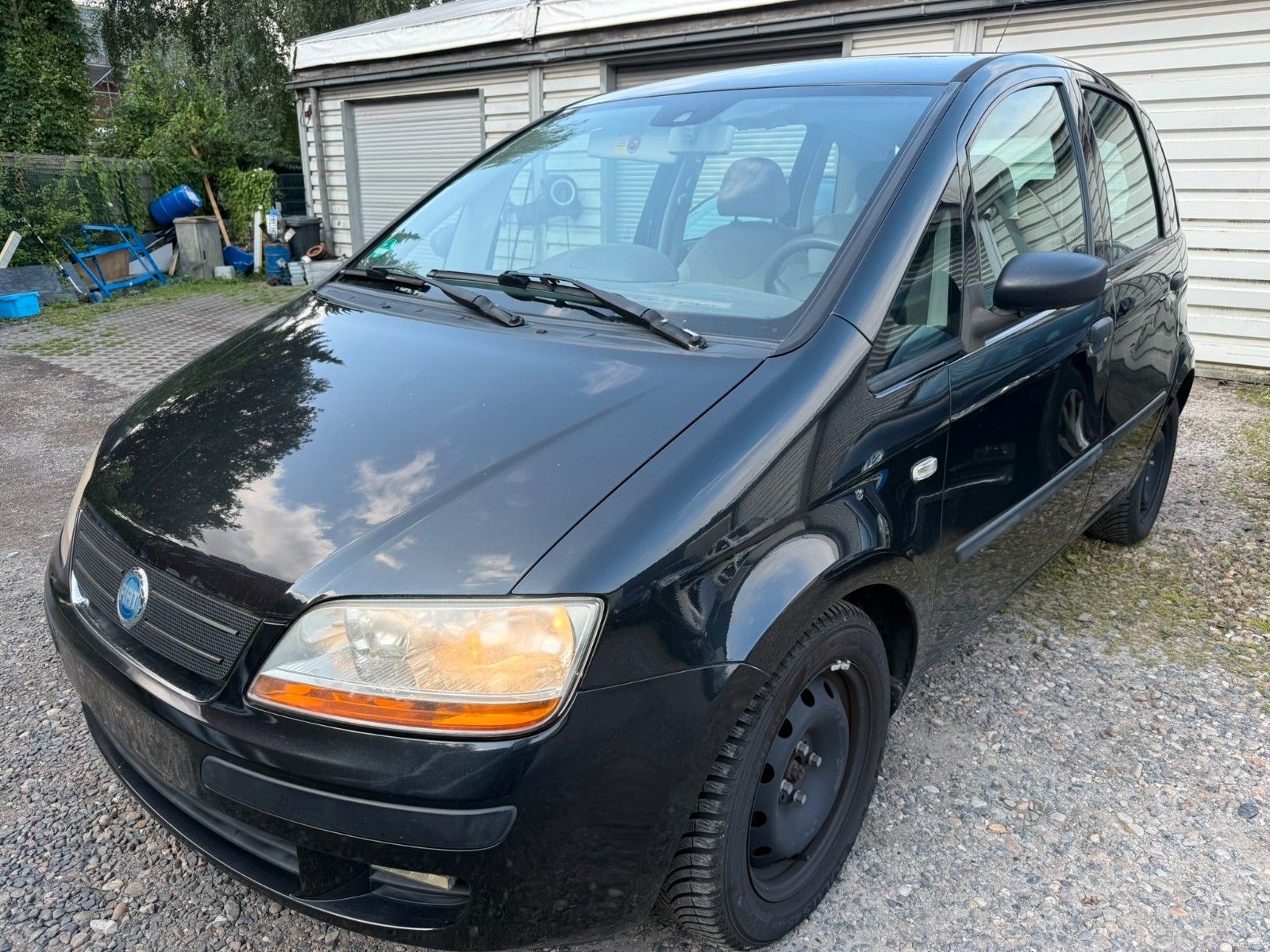Fahrzeugabbildung Fiat Idea 1.2 16V Active