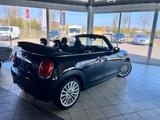 MINI Cooper Cabrio   - schwarze MINI Cooper Cabrio