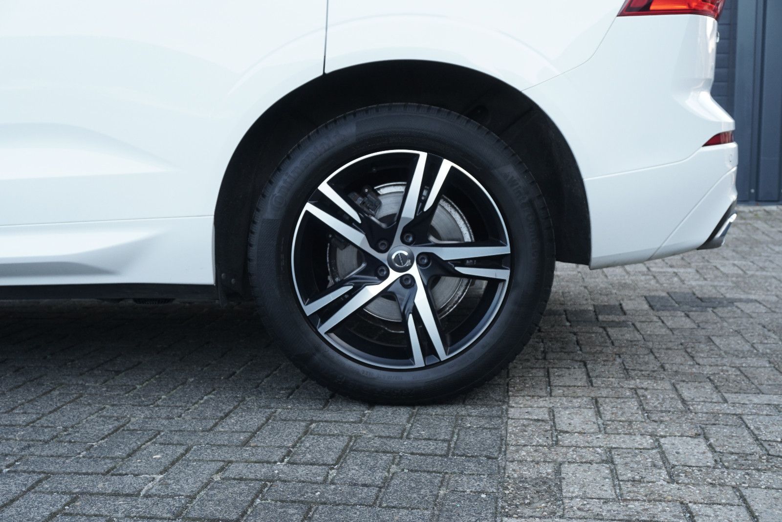 Volvo XC60 R-Design AWD 360° SHZ AHK LED NAV Harman Ka foto 13