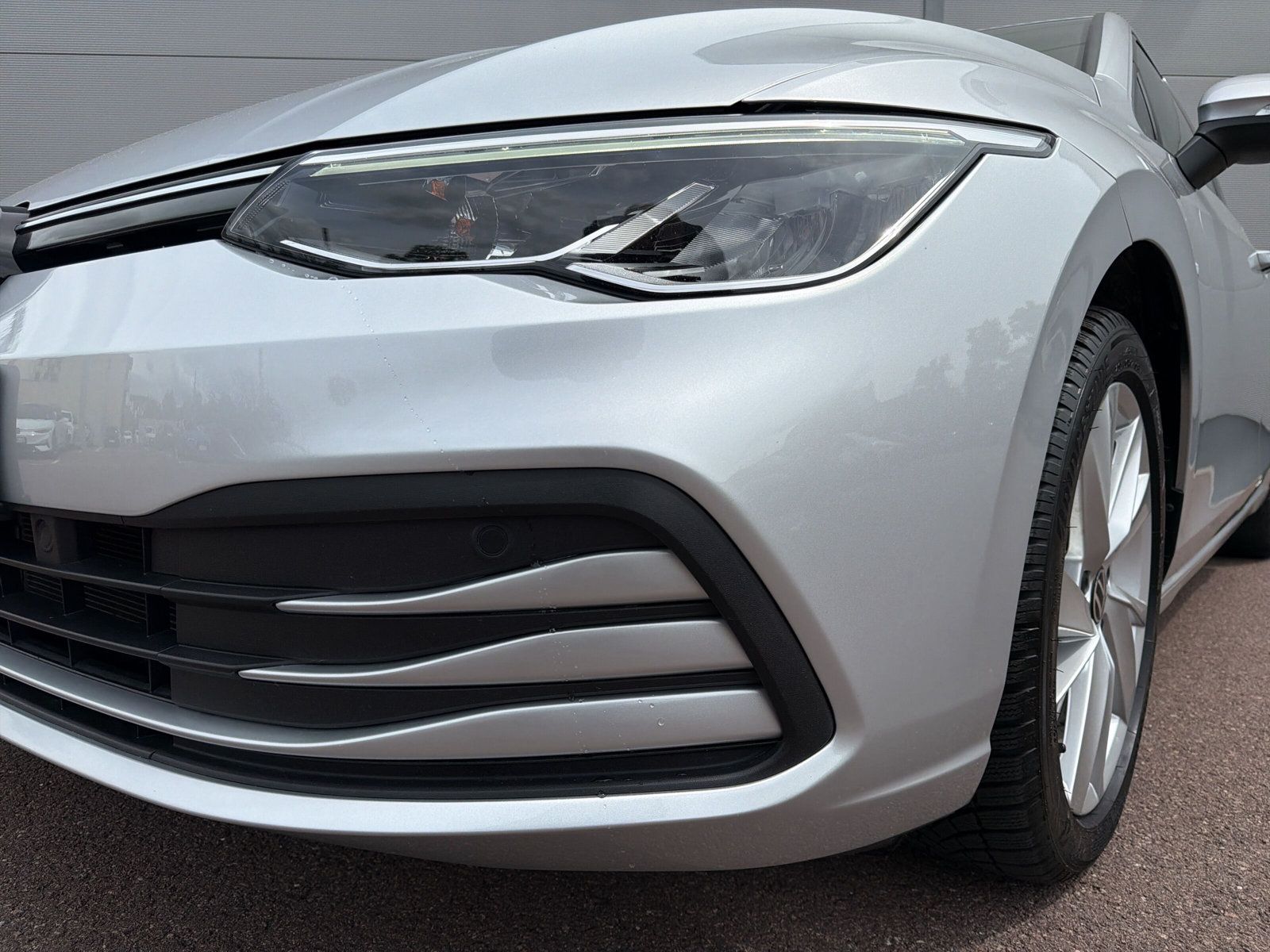 Fahrzeugabbildung Volkswagen Golf VIII Variant 2.0 TDI DSG Life LED NAVI SHZ