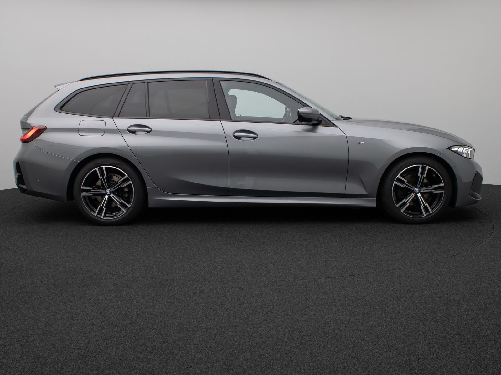 Fahrzeugabbildung BMW 320d M Sport Kamera HUD DAB HiFi DrivAssist 18"