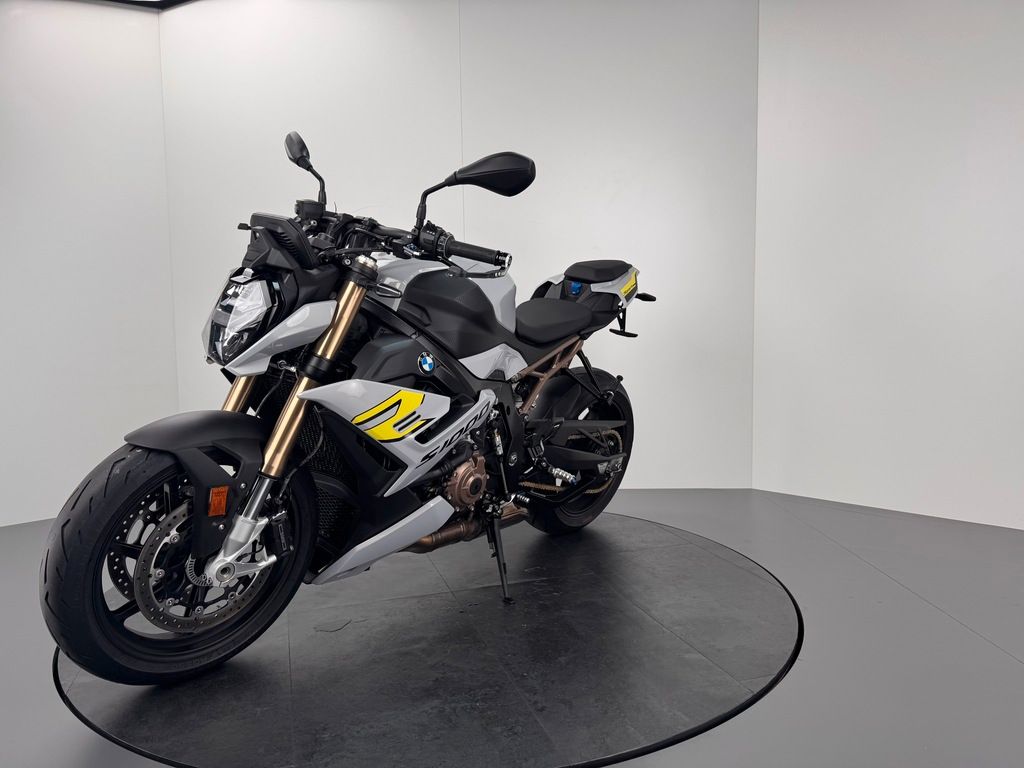 Fahrzeugabbildung BMW S1000 R *TOP-ZUSTAND *SCHMIEDERÄDER