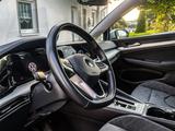 Volkswagen Golf 1.0 eTSI OPF DSG 81kW Life Variant Life - Volkswagen Golf mit Benzin-Antrieb: Kombi, 1.8