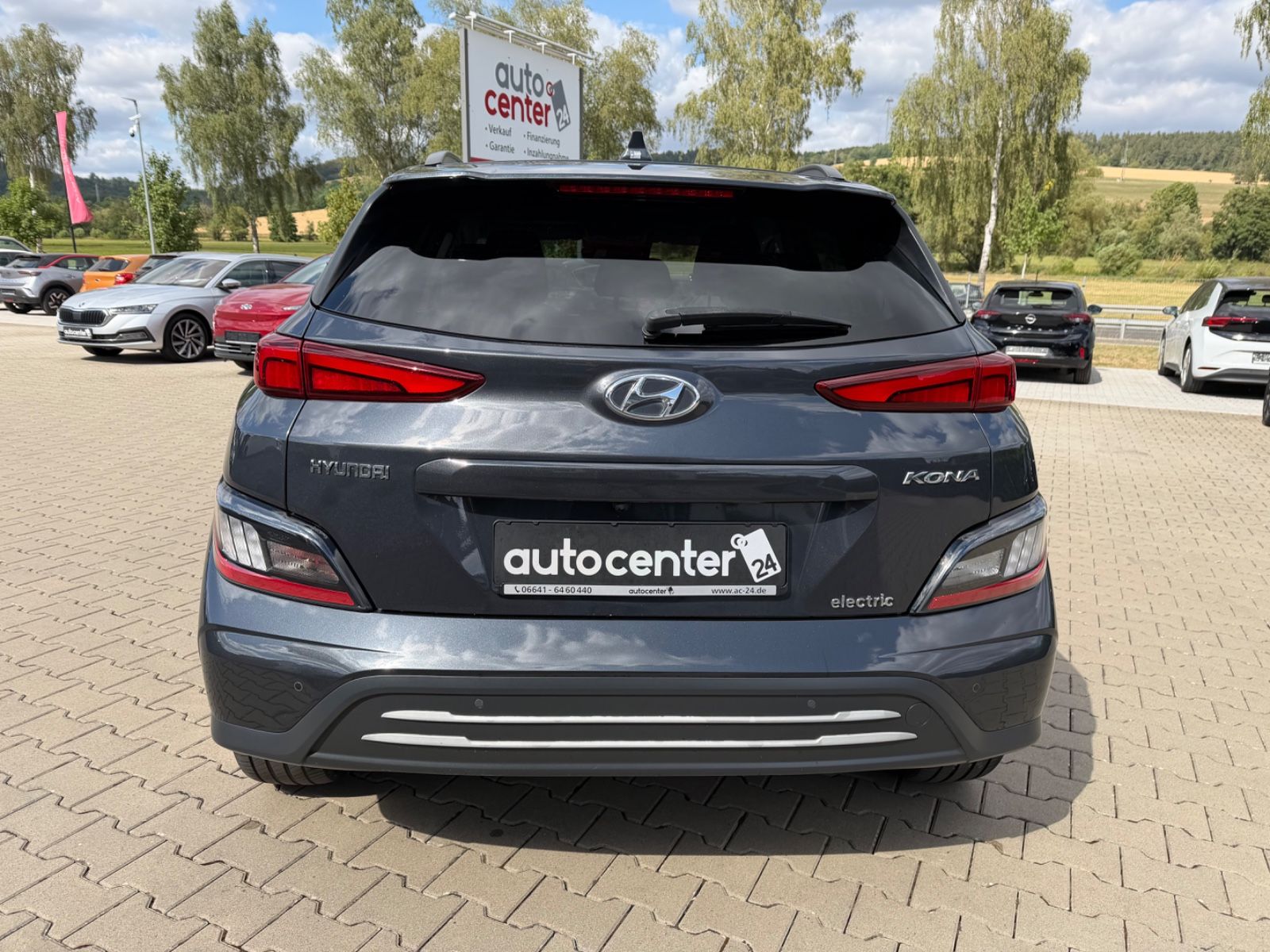 Fahrzeugabbildung Hyundai Kona Elektro°64 kWh°AHK°Navi°Kamera°SOH 97%