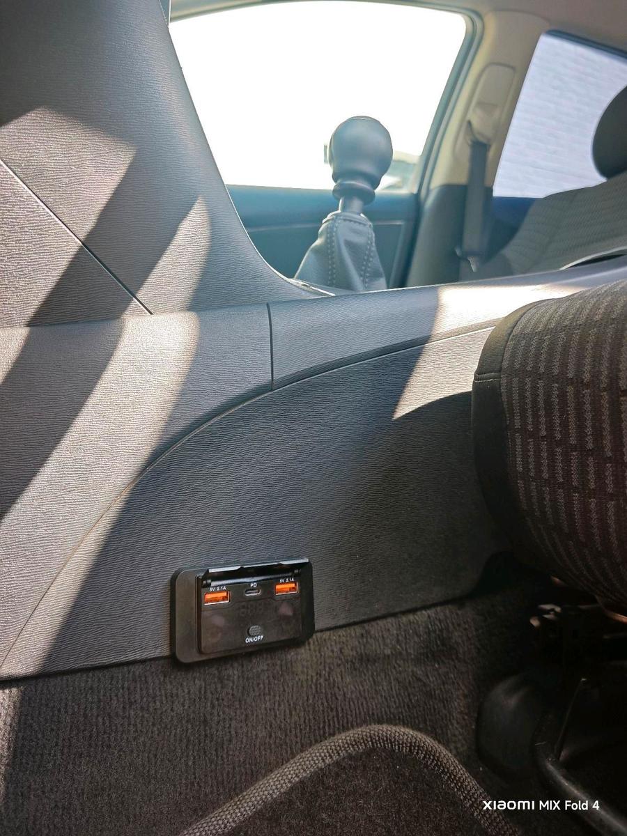 Toyota Avensis 2011 — photo 15