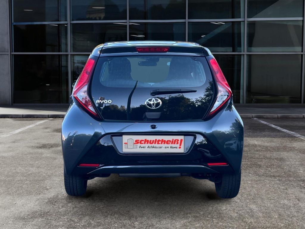 Fahrzeugabbildung Toyota Aygo x-sky