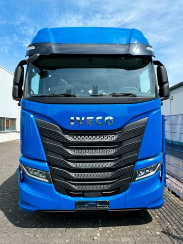 Iveco S-Way AS440S46T/P 1LNG Tageszulassung