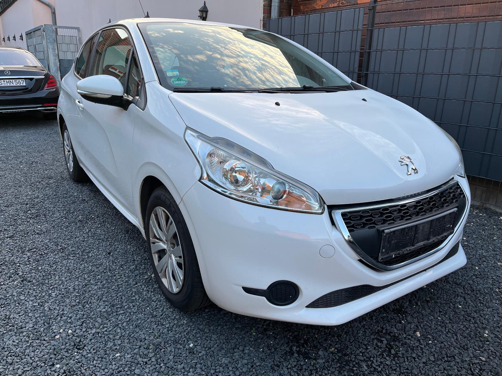 Peugeot 208 Active 1 Hand mit Standheizung...
