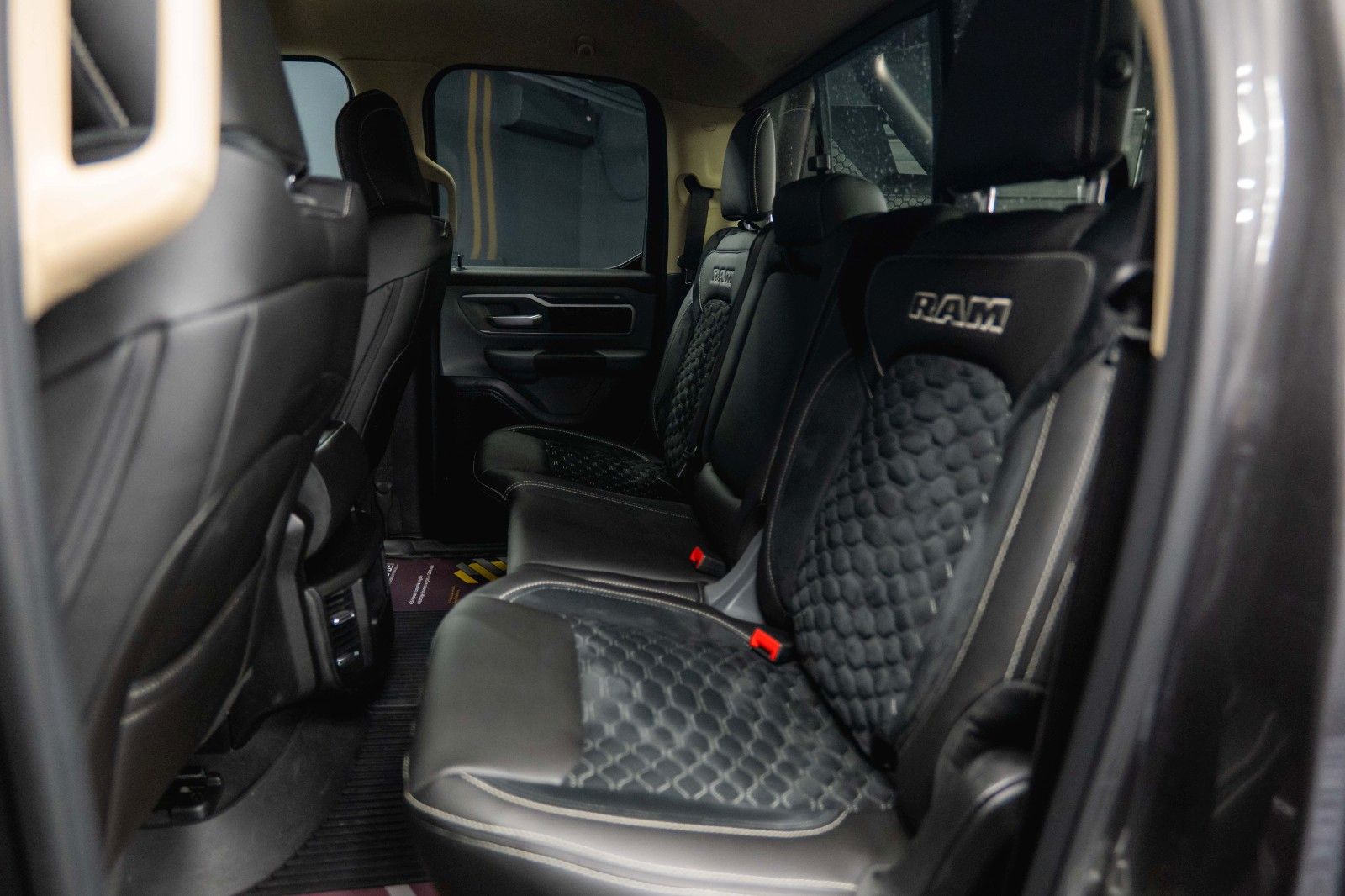 Fahrzeugabbildung Dodge RAM 5.7 V8 HEMI 4x4 OFFROAD LONGBED Limited LED