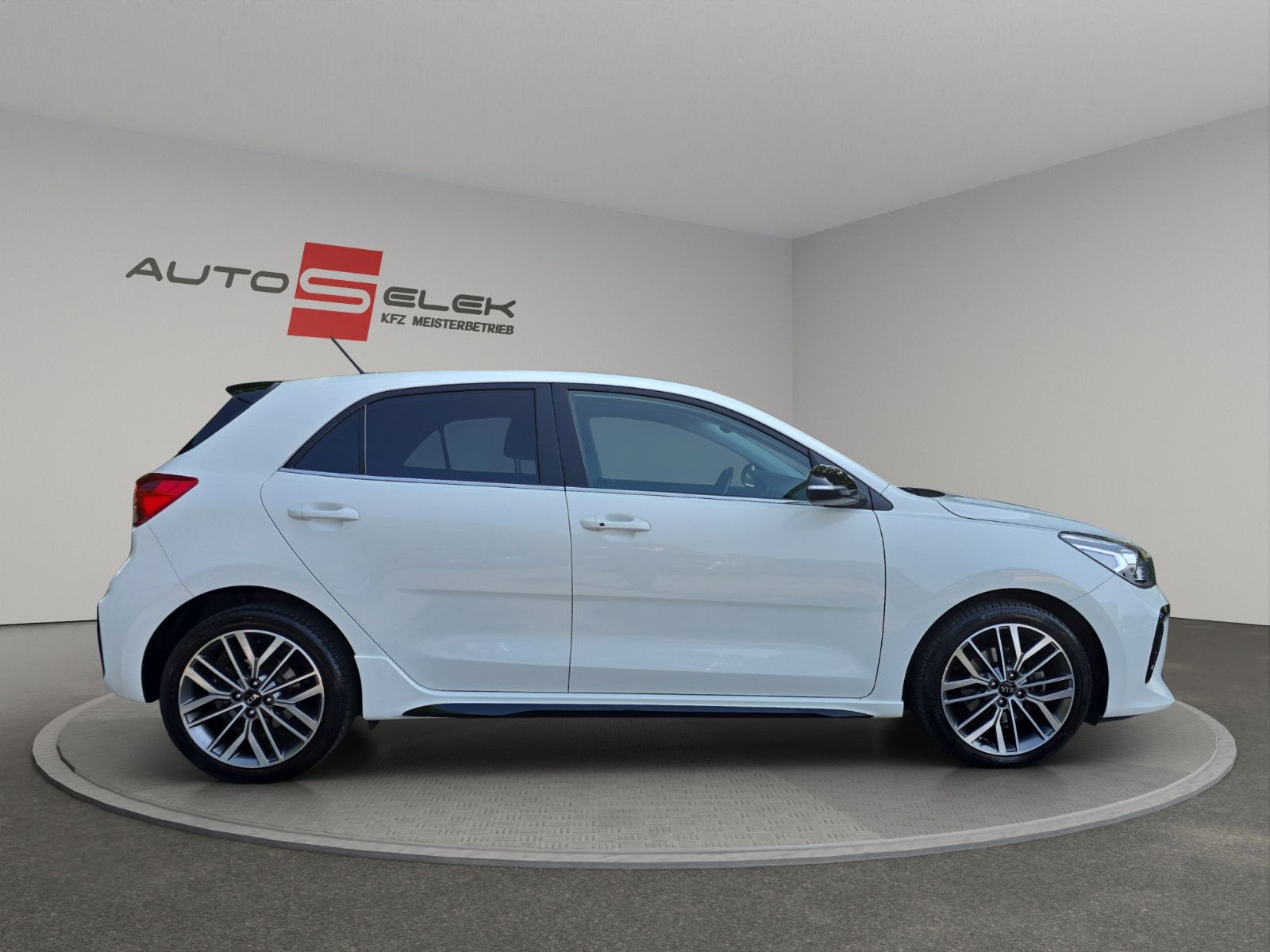 Fahrzeugabbildung Kia Rio GT-Line KAMERA NAVI LEDER