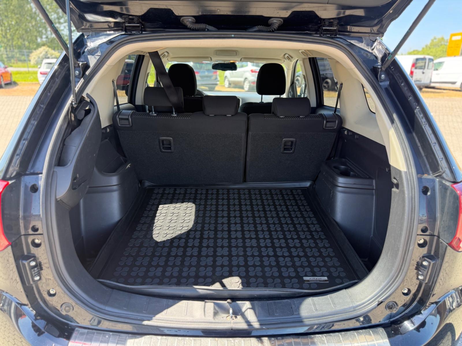 Mitsubishi Outlander SUV-Star+ 4WD
