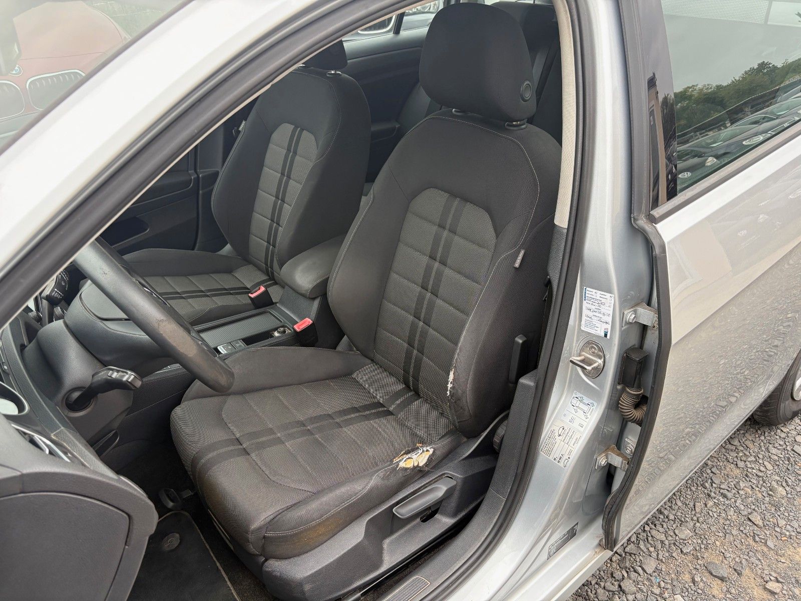Fahrzeugabbildung Volkswagen Golf VII 1.2 TSI Trendline Navi SPORTSITZE Klima