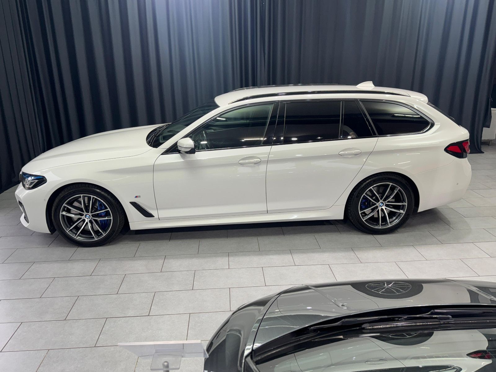 Fahrzeugabbildung BMW 530 d xDrive M Sport|360°|LASER|HUD|