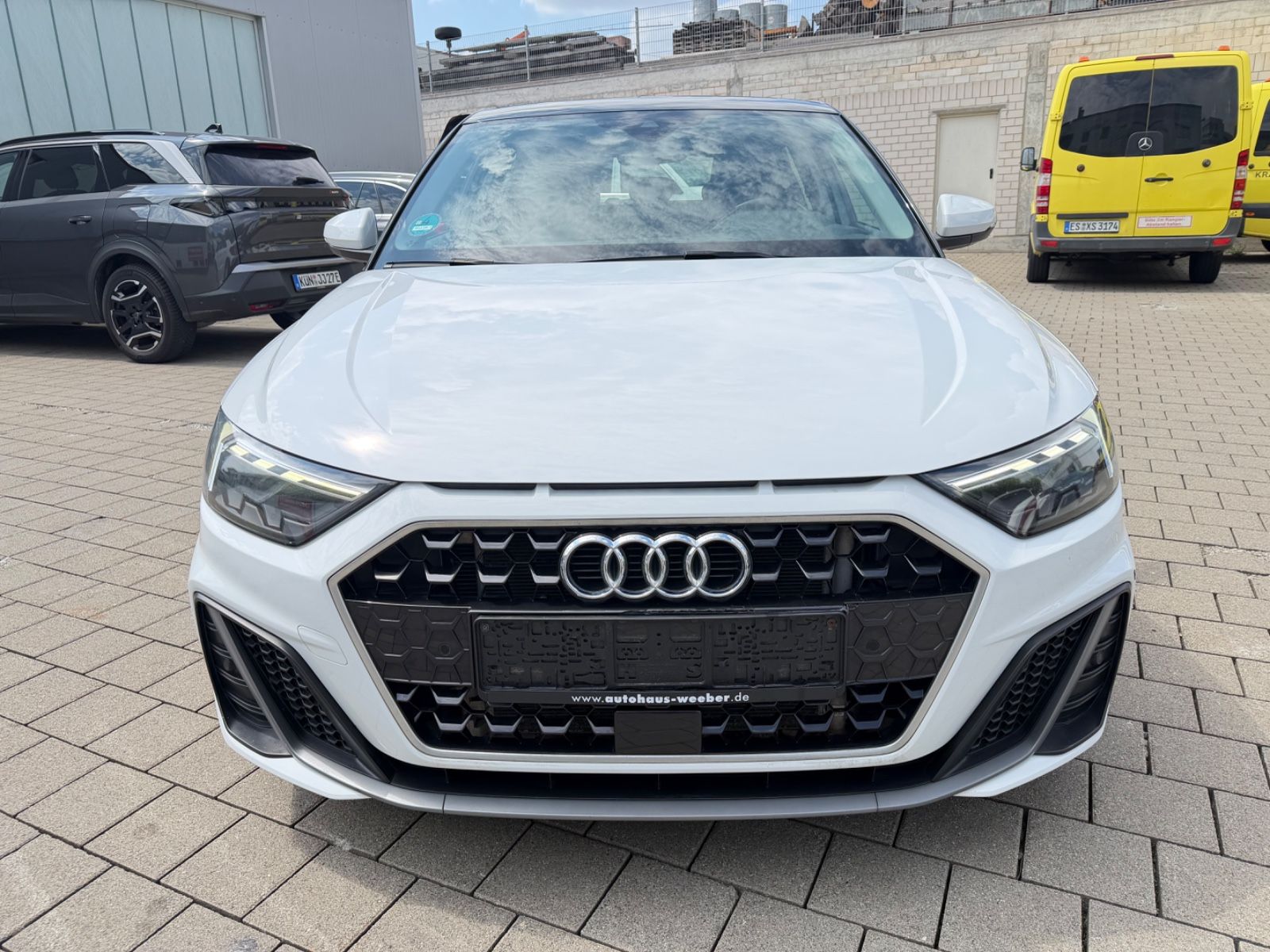 AUDI A1 Sportbac 30 TFSI*2x S line*NAVI*XENON*PDC*ALU